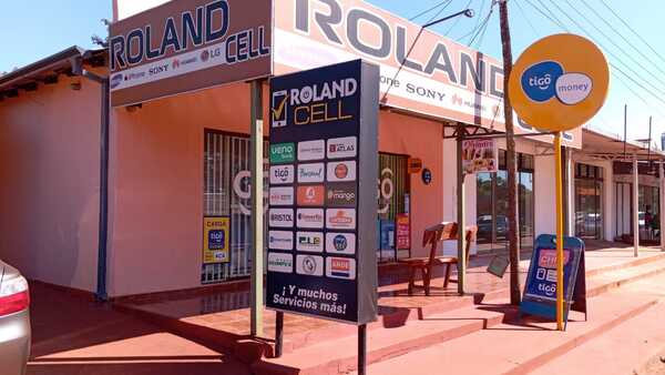 Tres encapuchados hurtan local de celulares en Yatytay