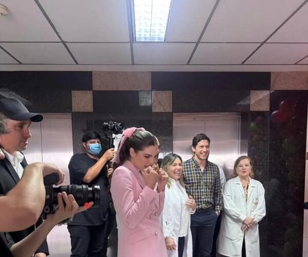 Nadia Ferreira sorprendió a niños en el Hospital de Clínicas