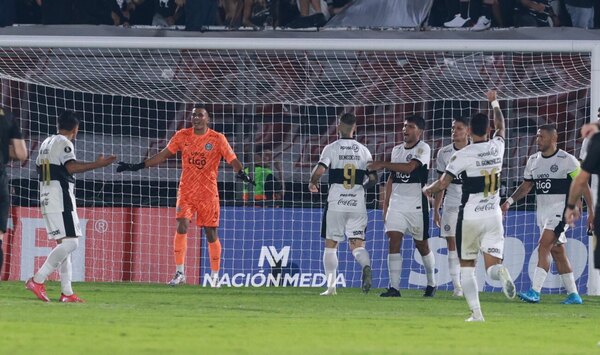 Versus / Olimpia: ¿Otra vez Fabian Bustos va a experimentar?