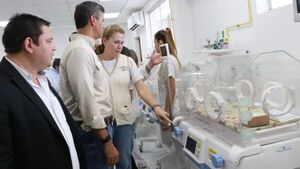 Ministra de Salud minimiza informe que cuestiona habilitación prematura de UTI en Villarrica