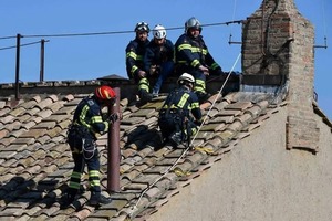 ¡Ya oĩma chimenea que anunciará al nuevo Papa!