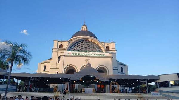 Caacupé: insisten con pedido de respetar la zona sacra de la Basílica - Nacionales - ABC Color