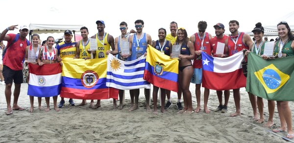 Voleibol de playa: Paraguayas, tras ganar plata en Colombia, afrontan nueva etapa en Perú