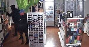 Diario HOY | Roban celulares de alta gama en tienda de electrónicos en Yatytay