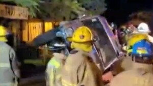 Conductor causa triple choque con daños materiales y huye en San Lorenzo