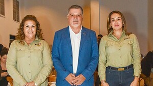 Organizadores de la Expo agasajan a periodistas