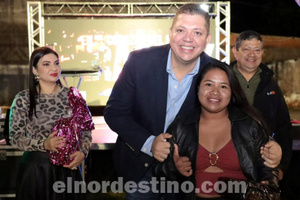 Con cena show, bailongo y sorteo de moto, gobernador Juancho Acosta homenajeó a los docentes del departamento de Amambay - El Nordestino