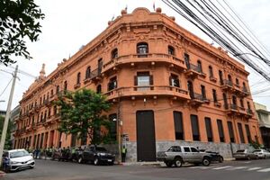 Ministerio de Economía bloqueó transferencia a 200 intendentes