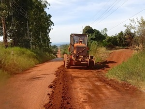 MEJORAN CAMINOS VECINALES EN ITAPÚA PARA FORTALECER LA CONECTIVIDAD RURAL