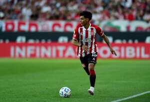Versus / El Estudiantes de Arzamendia cae por goleada, pero avanza a los octavos de final