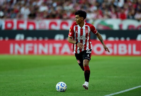 Versus / El Estudiantes de Arzamendia cae por goleada, pero avanza a los octavos de final