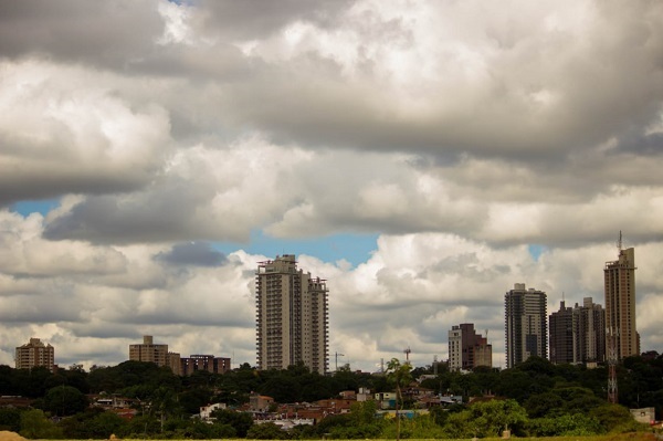 Sábado con lluvias y ambiente cálido en gran parte del país