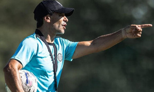 ¿Otra vez a experimentar? Bustos mueve las piezas para el superclásico - OviedoPress