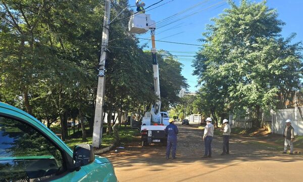 Reparan 70 alumbrados en avenida Miguel Medina