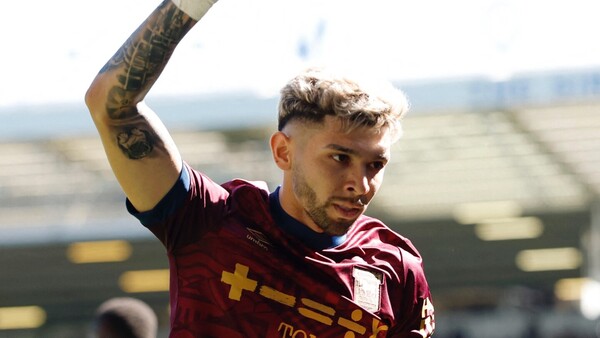 Otro golazo de Julio Enciso en la Premier League