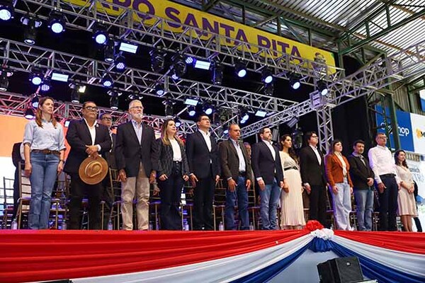 Gobernador Torres participó de la apertura de la Expo Santa Rita 2025 y destacó su relevancia económica para el país | DIARIO PRIMERA PLANA