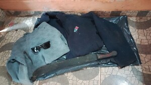 Video: Detienen a un hombre que asaltó con machete a un chofer de colectivo