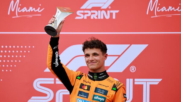 Norris gana el caótico sprint de Miami