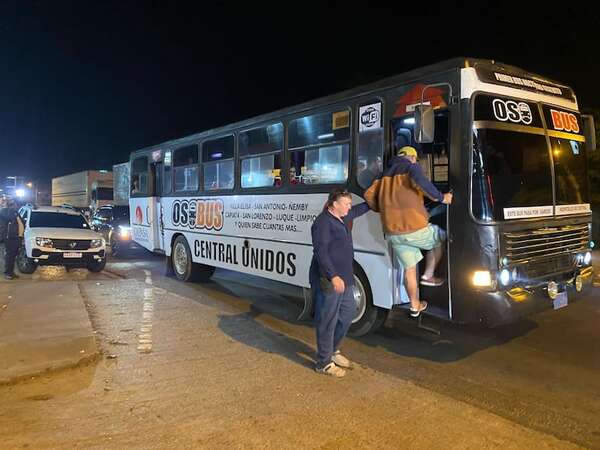 Viceministro confirma que el polémico “Oso Bus” opera sin permiso oficial - Nacionales - ABC Color