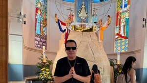 Lalo fue junto a la Virgen de Caacupé a rezar antes de volver a México