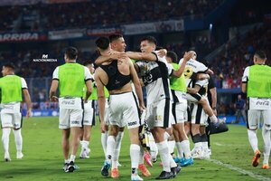 Versus / Olimpia logra una gran remontada y amarga a Cerro Porteño en la Nueva Olla