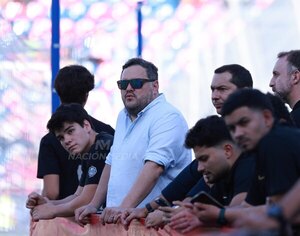 Versus / Rodrigo "Coto" Nogués sigue invicto en clásicos como presidente de Olimpia