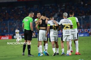 Versus / Olimpia pasa al frente en el historial de clásicos por torneo local