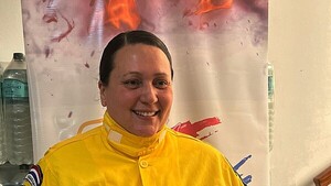 De secretaria a ser la primera mujer presidenta del Cuerpo de Bomberos del país