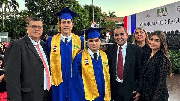 Rompiendo barreras: No vidente es medalla de oro en Ingeniería