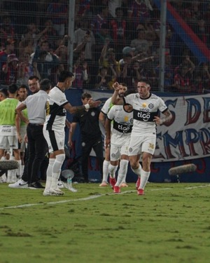 Olimpia remonta y se queda con el Superclásico - ADN Digital