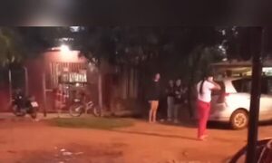 (VIDEO)Vecinos pelearon por una licuadora: Hirieron a una niña y destruyeron una casa