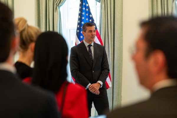 En importante foro internacional, Peña presenta posibilidades de inversión en Paraguay - ADN Digital