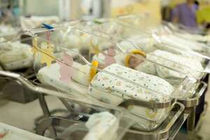 Aumentan nacimientos en España y revelan dos realidades sobre las madres - Mundo - ABC Color