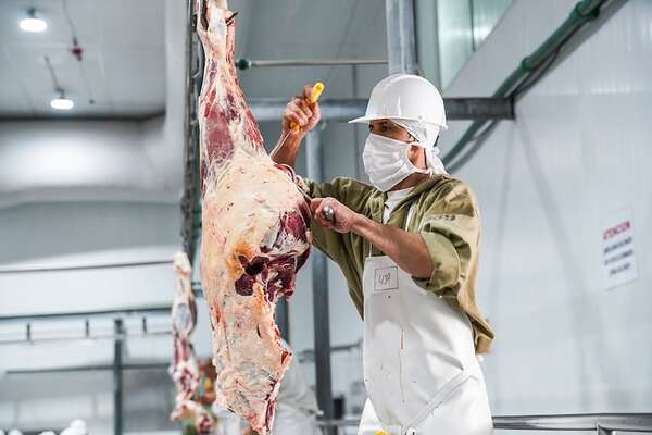 La comida sube, sueldo no: gremios exigen cambiar cálculo del salario mínimo - Economía - ABC Color