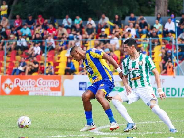 Capiatá, en lo más alto con un empate - Fútbol de Intermedia - ABC Color