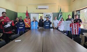 Entregan indumentarias a clubes de la Liga Yguazú