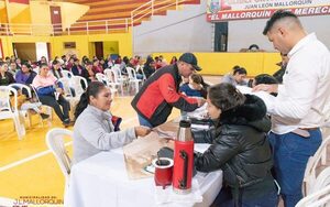 Entregan tarjetas del programa Tekoporã en Mallorquín