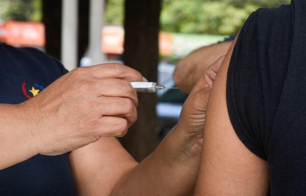 Salud reportó crecimiento de virus respiratorios e instó a vacunarse - 1000 Noticias