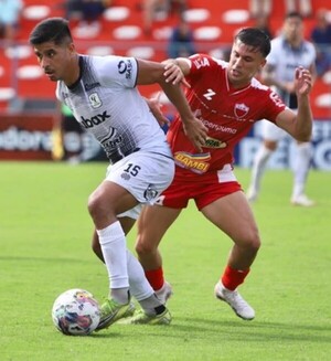 Fernando tumba a Tacuary y empate de Capiatá y Rubio deja a cuatro punteros