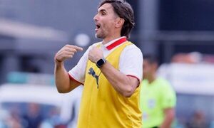 Continuidad de Martínez depende de juego contra Palmeiras
