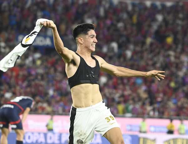 La familia Abreu festeja a “Estadio Lleno” - Olimpia - ABC Color