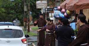 La Nación / Con la tradicional bendición de autos se iniciaron las actividades conmemorativas a San Leopoldo