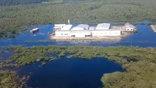 Video: El futuro Hospital Regional de Fuerte Olimpo se encuentra bajo agua