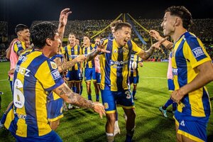 Versus / Rosario Central vence a Independiente y es puntero en Argentina