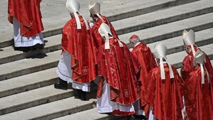 Los cardenales ultiman reuniones antes del cónclave que definirá el futuro de la Iglesia Católica