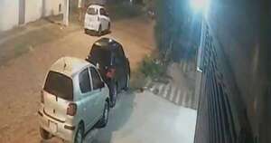 La Nación / Abandonan automóvil reportado como robado, que estaría siendo utilizado para perpetrar otros robos