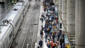 Advierten "desprestigio de España" tras "bochornoso apagón" y el "desastre ferroviario" - 1000 Noticias