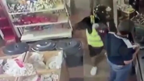 Dos delincuentes asaltaron una despensa en Capiatá - SNT
