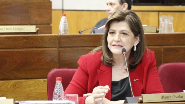Senadora pide que Fiscalía actúe tras fraude en examen docente: “Acá hay un delito grave”