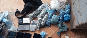 Incautan marihuana, armas caseras y celulares durante requisa en penal de CDE - ADN Digital